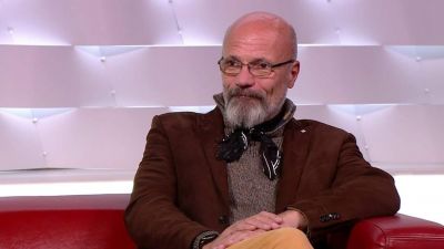 Hogyhogy árulnak már jegyeket Zacher Gábor áprilisi előadásaira?