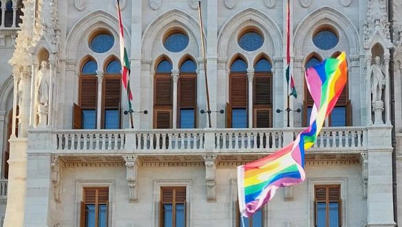 „Rogán a legnagyobb LMBTQ-propagandista” – jöhet az 5,5 milliárdos népszavazás a semmiről