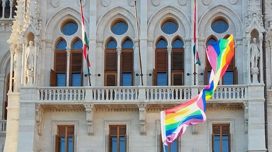 „Rogán a legnagyobb LMBTQ-propagandista” – jöhet az 5,5 milliárdos népszavazás a semmiről