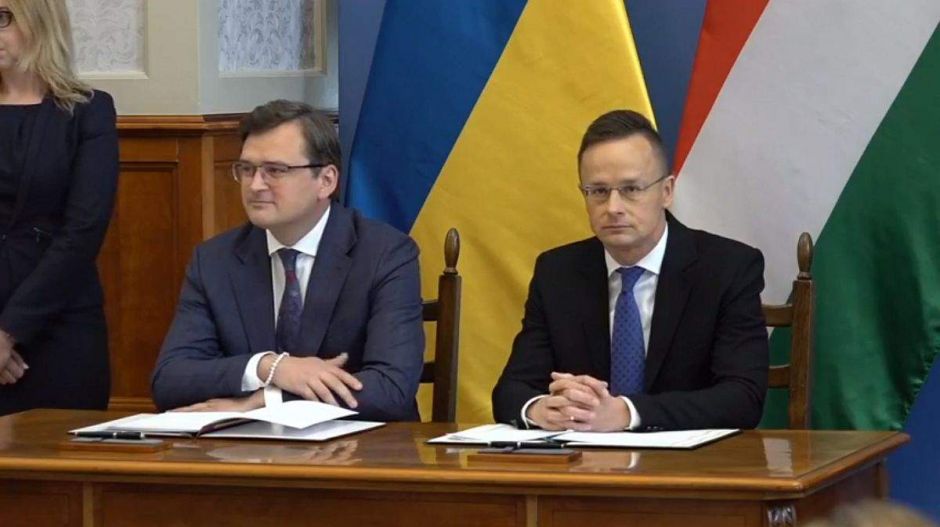 Megtörhet a jég: Magyarország kész feladni Ukrajna NATO-csatlakozásának blokkolását
