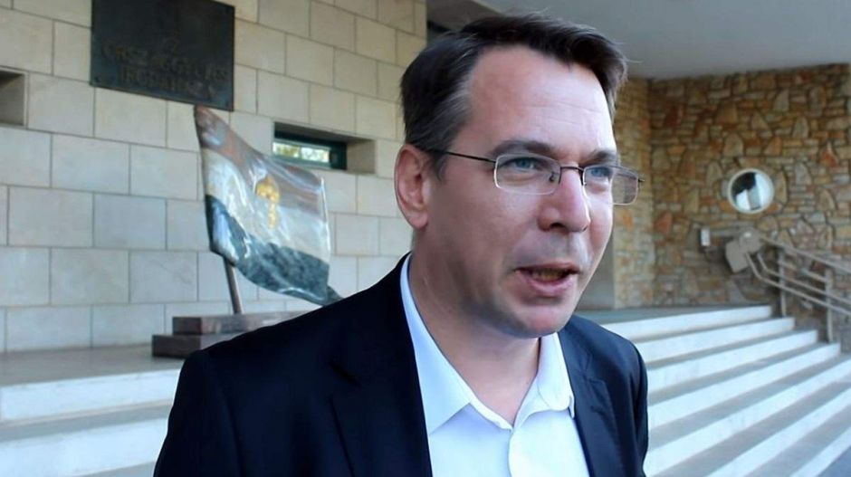 Halálosan megfenyegették Mirkóczkit és családját. A fenyegetőnek a Jobbik „pálfordulása” nem tetszett