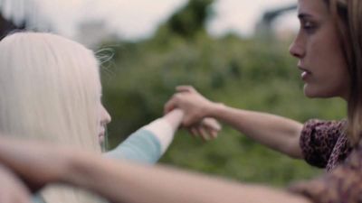 „Úgy néz ki az egész, mint egy szürreális, rossz mese” – Szőcs Petra az új filmjéről az Azonnalinak