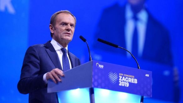 Hát persze, hogy Donald Tusk lett a Néppárt új elnöke