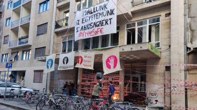 Egységben vagyunk! –  az SZFE hallgatói és oktatói az Azonnalinak