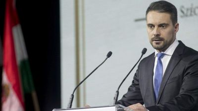 Mi köze a robotizációnak a demokráciához? A jövő nagy kérdéseiről elmélkedett Vona Gábor