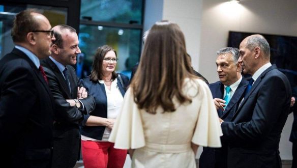 Weber felgyorsítaná a jogállamot leépítő országok büntetését