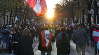 Ausztriában az oltásellenességben született újra a szélsőjobb