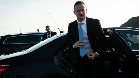 Bunkert épített a TEK Szijjártó Péter háza közelébe