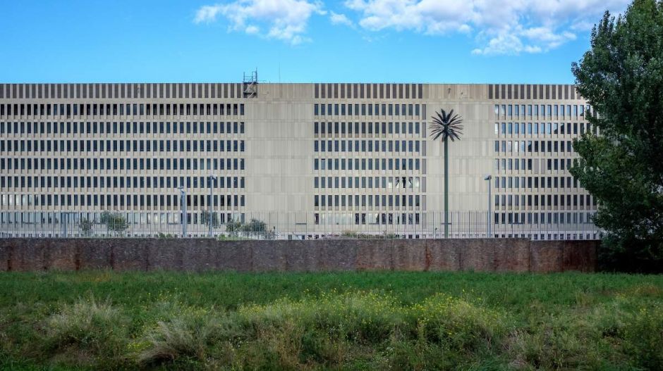 Nem titkolózhat tovább a német hírszerzés, hogy miről beszélget az újságírókkal