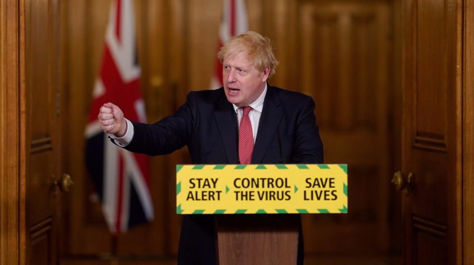 Egyre nagyobbra dagad Johnson partygate-je, már májusban is bulizhattak a lockdownok ellenére