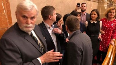 Mellár Tamás: Ne írják felül a pártok érdekei az ország érdekeit!