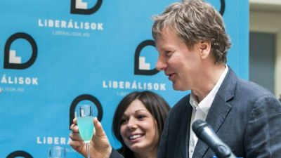 Fodor Gábor kiszáll a politikából, lemond pártja elnökségéről