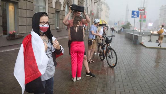 Letartóztatták a legesélyesebb belarusz ellenzékit, Minszkben 5 kilométeres élőlánccal válaszoltak