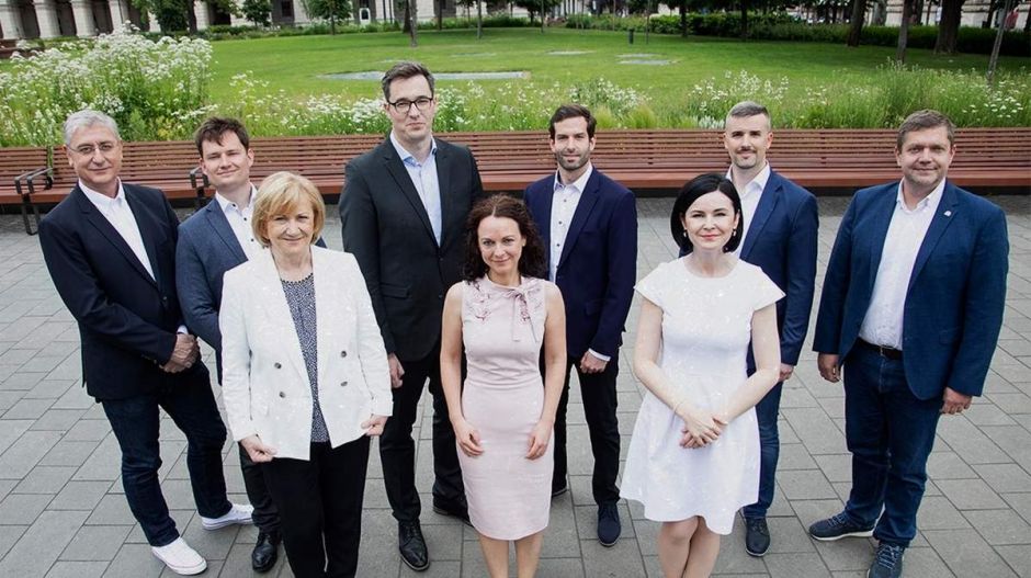 Erősödött a Fidesz, de egy paraszthajszállal még mindig az ellenzék vezet a teljes felnőtt lakosságban
