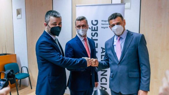 Bejutna a szlovák parlamentbe az új közös magyar párt egy friss felmérés szerint