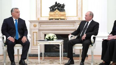 Az ellenzék adott egy esélyt Orbánnak, hogy bizonyítsa, nem akarja elszakítani az országot a Nyugattól