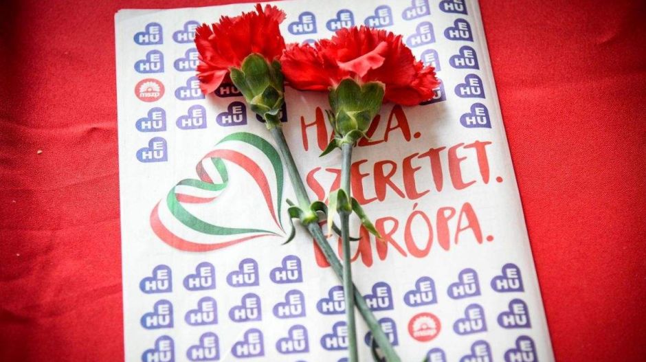 Így magyarázta el az MSZP újságíróknak, mit fognak csinálni az EP-kampányban