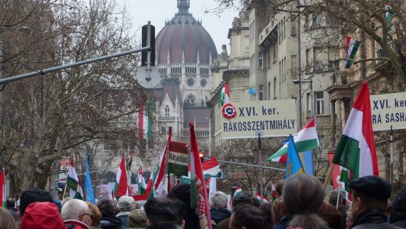 Fontosnak érezzük a demokráciát, de csak alig több, mint harmadunk gondolja, hogy demokratikus az ország