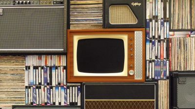 Mennyi pénzből működik a magyar közélet?