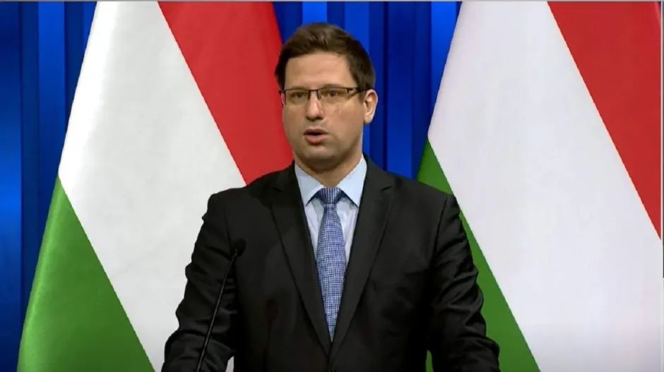 Megemlékezésen olvasott be a németeknek Gulyás Gergely