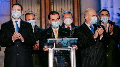 Egy év bukdácsolás után végül meglett a parlamenti többség Ludovic Orbannak