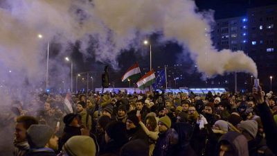 Végiglátogatták a propagandalapok székházait a tüntetők hétfő este