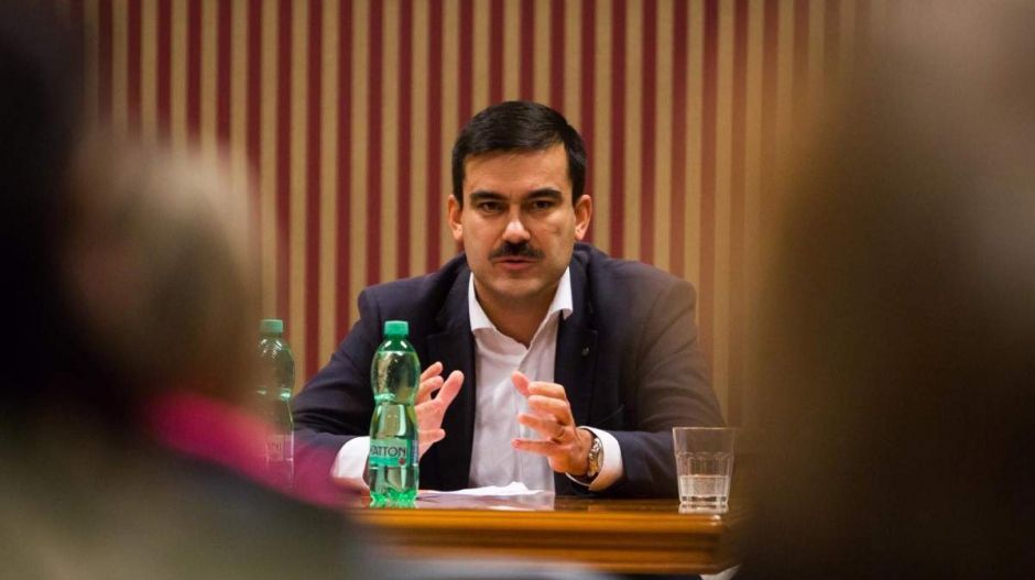 A magyar kormány nem várhat vakságot a határon túli magyaroktól a támogatásokért cserébe