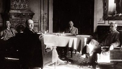 Száz éve alakult meg a kisantant, hogy elszigeteljék Magyarországot