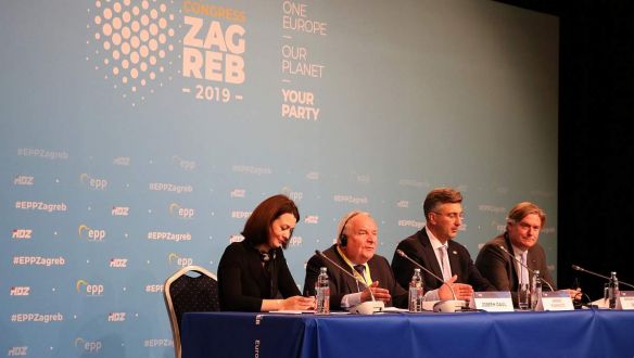 Mikor derül végre ki, hogy kizárja-e a Néppárt a Fideszt?