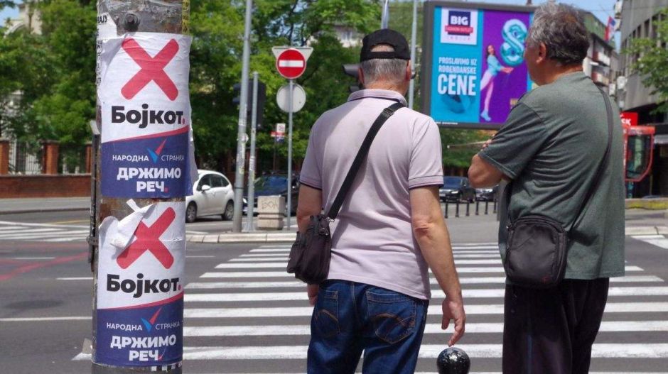 Asszisztálnia kell a szerb ellenzéknek Vučić színházához, hogy később megbuktassa