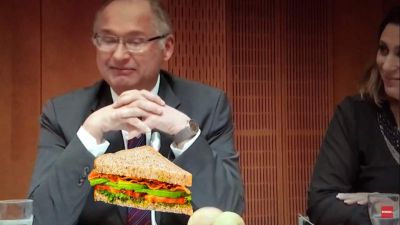 Szendvicslopás miatt mondott le egy szlovén parlamenti képviselő