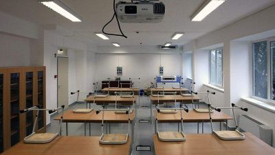 Igenis be kell zárni az iskolákat, mondja a pedagógus-szakszervezet