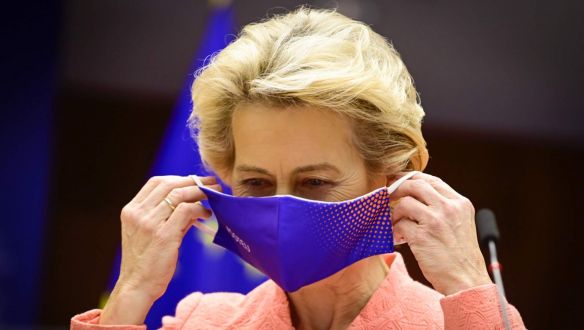 Von der Leyen megtiltaná az AstraZenecának, hogy az EU-ból kivigye a vakcináit