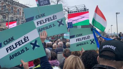 Az ellenzék egy kellemes rakparti délutánnal reagált Gáspár Győző fideszes bedobására